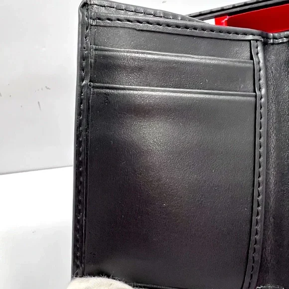 ⭐️GUESS💯 BLACK TRI FOLD MENS BLACK WALLET, GUESS LOGO INDENTED - Picture 6 of 15